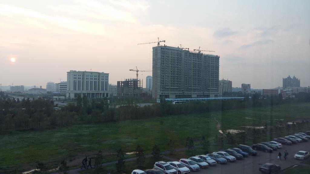 Apartment In Heart Of Astana Экстерьер фото